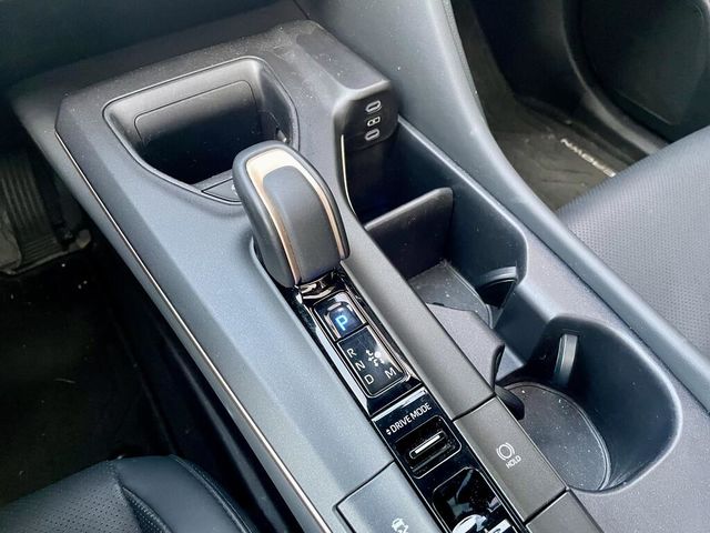 TOYOTA豐田 CROWN  第12張相片