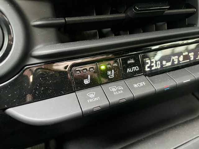 TOYOTA豐田 CROWN  第13張相片