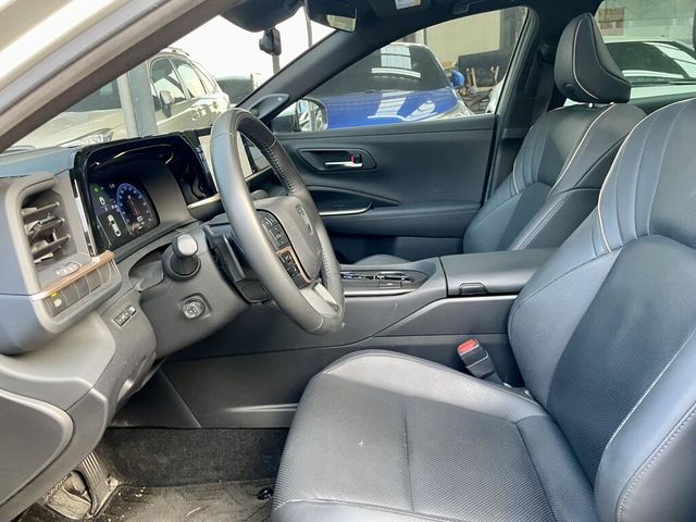 TOYOTA豐田 CROWN  第16張相片