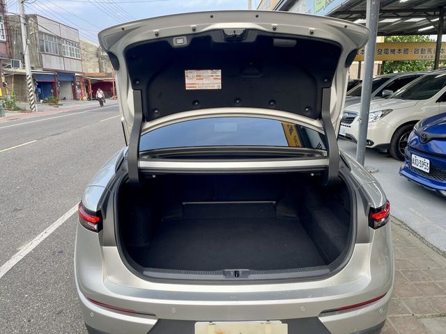 TOYOTA豐田 CROWN  第18張相片