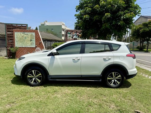 TOYOTA豐田 RAV4  第2張相片