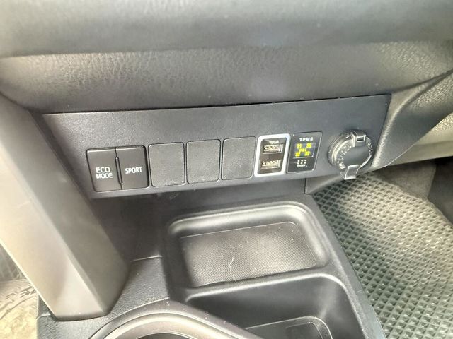 TOYOTA豐田 RAV4  第13張相片