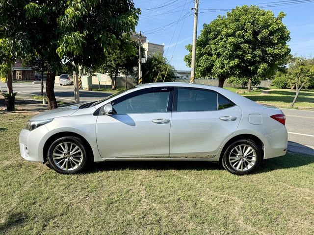 TOYOTA豐田 ALTIS  第2張相片