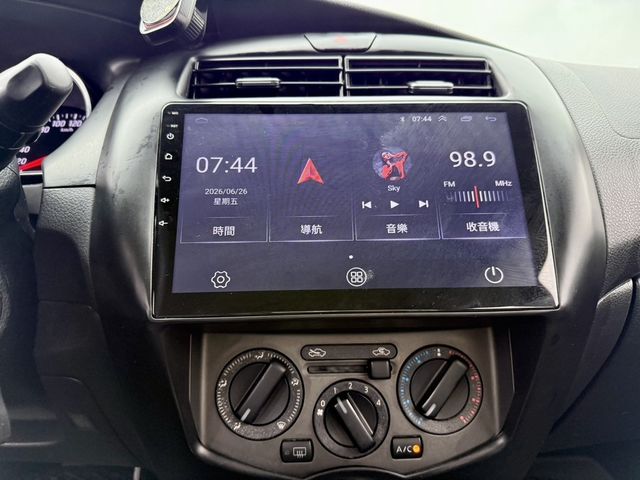NISSAN日產 LIVINA  第10張相片