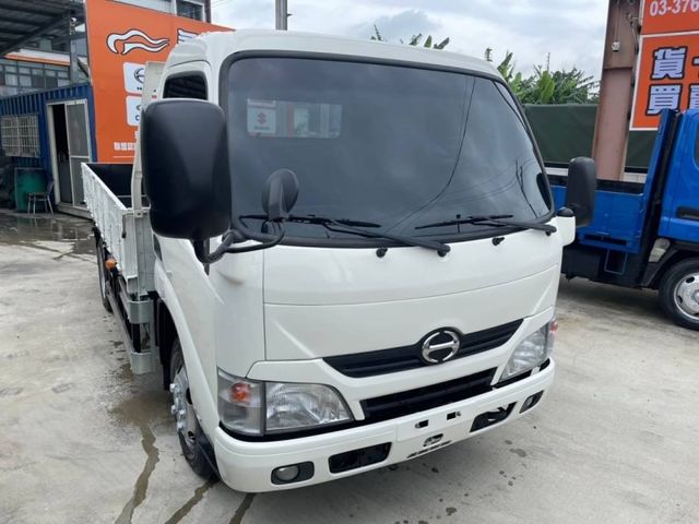 Hino 300  第4張相片