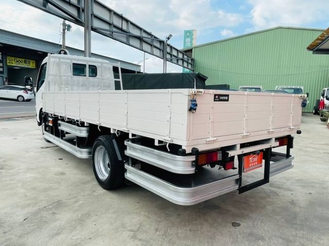 Hino 300  第7張相片