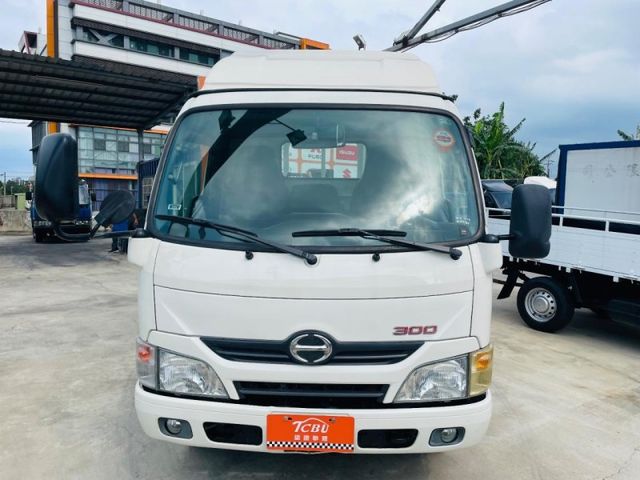 Hino 300  第5張相片