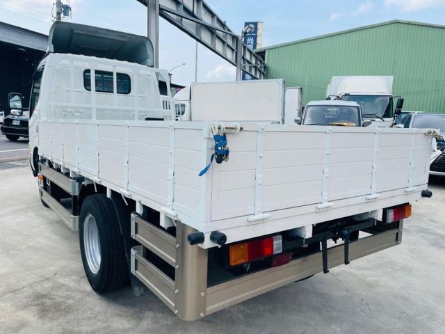 Hino 300  第9張相片