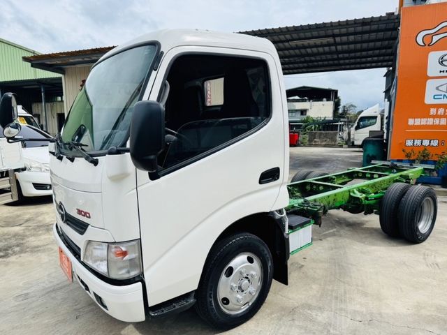 Hino 300  第4張相片