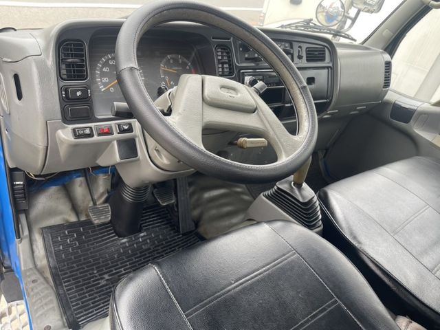 Mitsubishi Canter  第9張相片