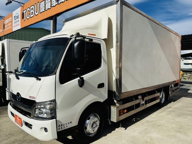 Hino 300  第1張相片