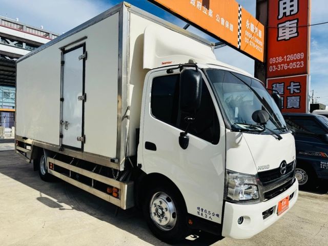 Hino 300  第3張相片