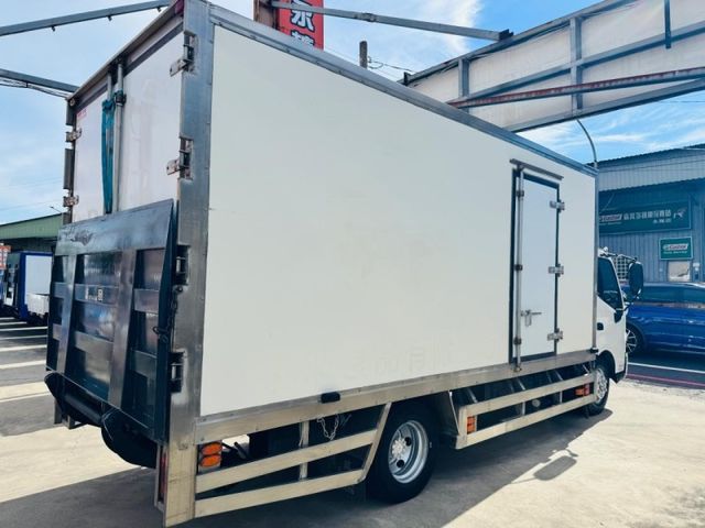 Hino 300  第4張相片