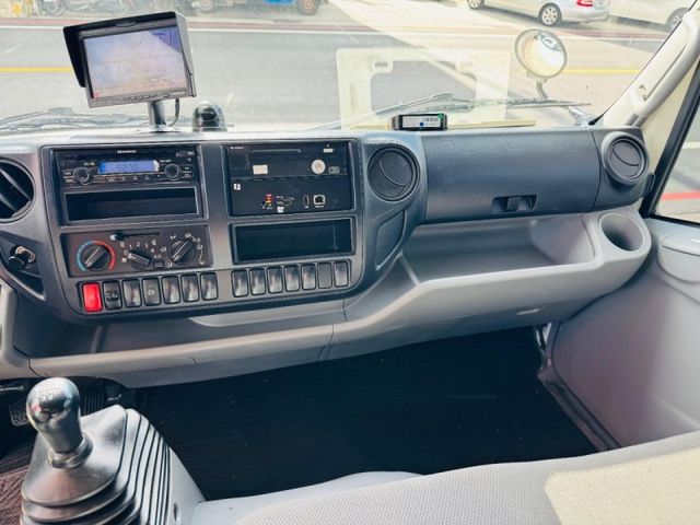 Hino 300  第9張相片