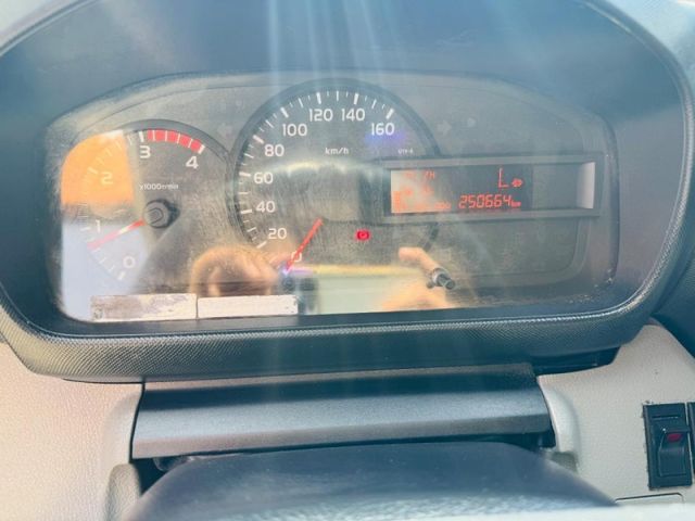 Hino 300  第11張相片