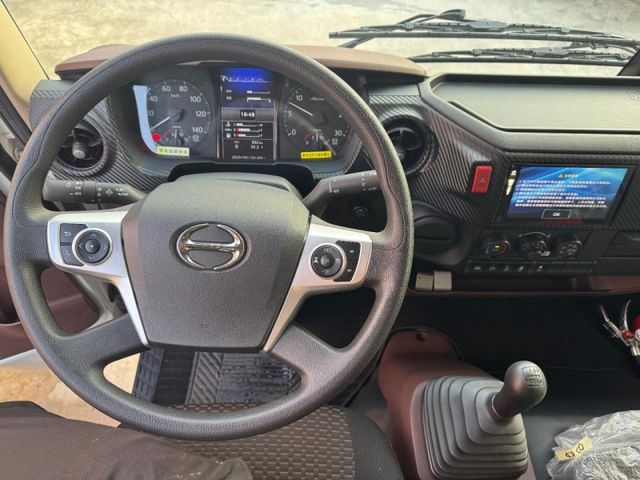 Hino 500  第9張相片