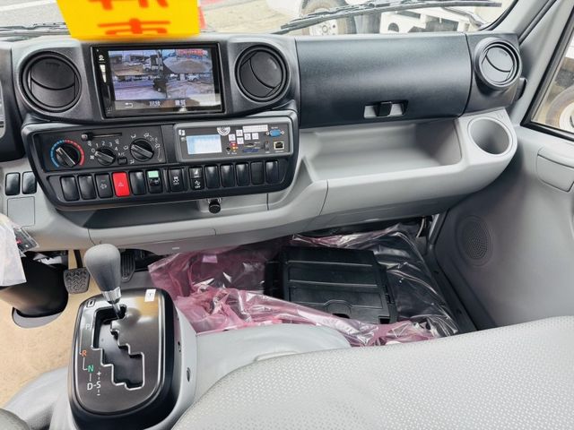 Hino 300  第2張相片