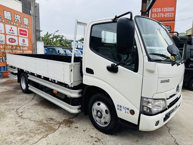 Hino 300  第6張相片