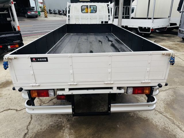 Hino 300  第10張相片