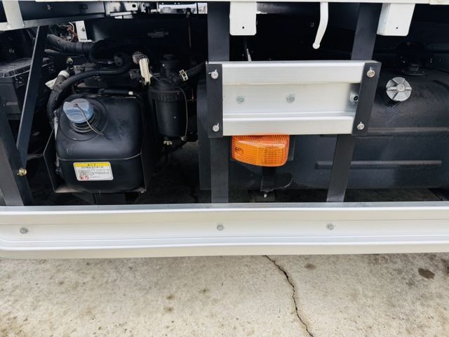 Hino 300  第11張相片