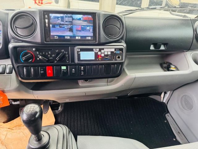 Hino 300  第1張相片