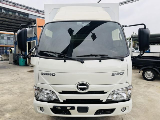 Hino 300  第4張相片