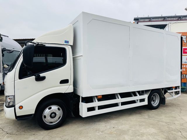 Hino 300  第5張相片