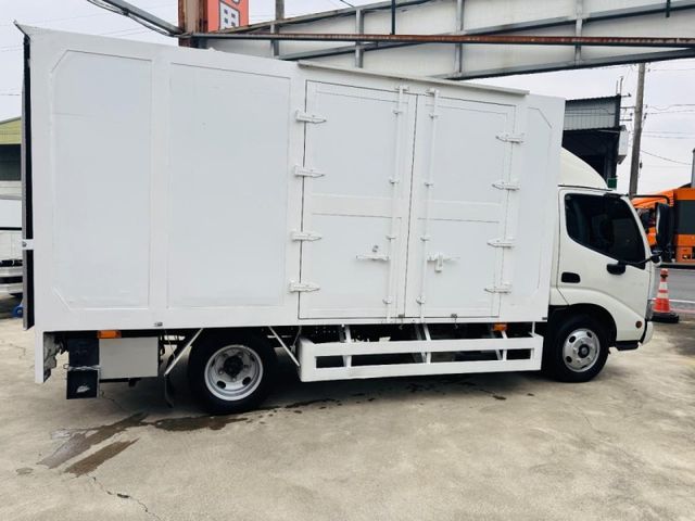 Hino 300  第6張相片