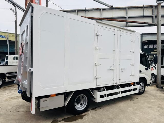 Hino 300  第7張相片