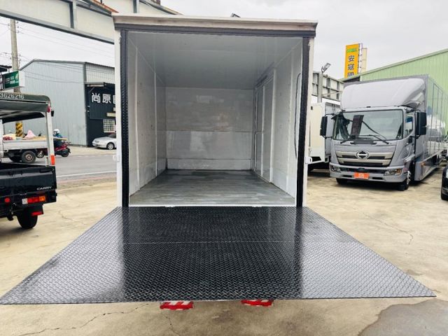 Hino 300  第11張相片