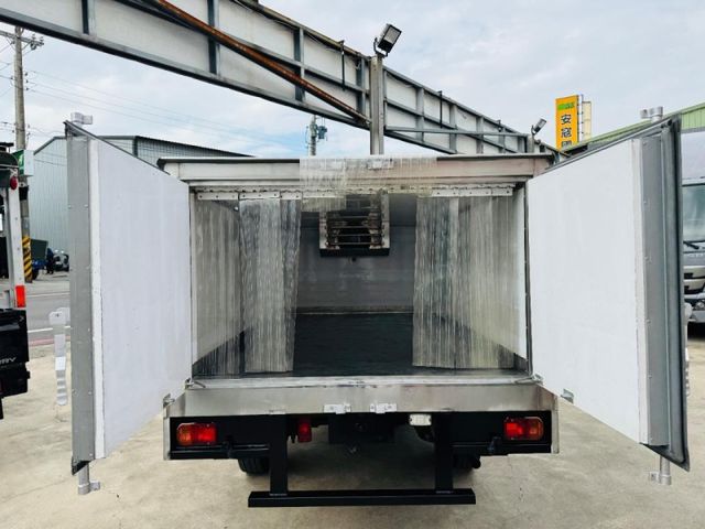 Mitsubishi Delica  第9張相片