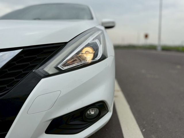 #實車實價#盲點偵測#雙區恆溫空調#數位電視#衛星導航#小車魔術大空間  第4張相片
