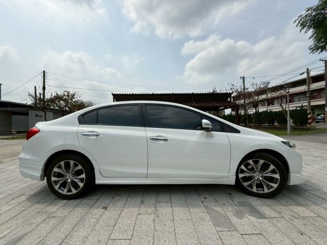 #實車實價#定速#天窗#HID頭燈#換檔撥片#稀有S版2.0  第4張相片