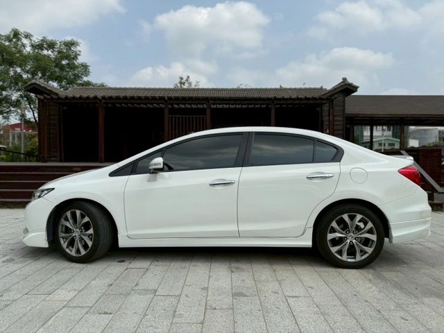 #實車實價#定速#天窗#HID頭燈#換檔撥片#稀有S版2.0  第10張相片