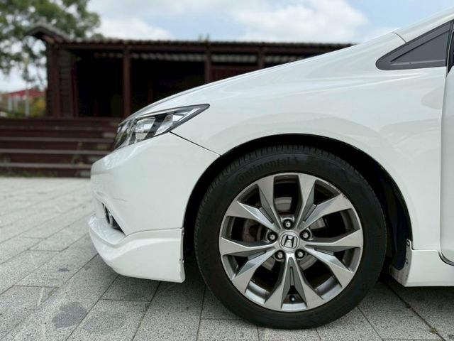 #實車實價#定速#天窗#HID頭燈#換檔撥片#稀有S版2.0  第11張相片