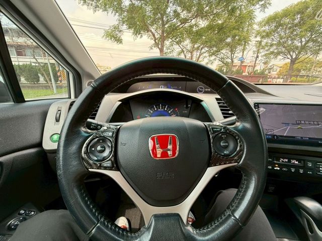#實車實價#定速#天窗#HID頭燈#換檔撥片#稀有S版2.0  第16張相片