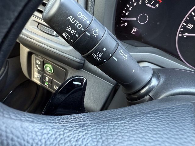 #實車實價#換檔撥片#定速#光感應頭燈#盲點偵測  第15張相片