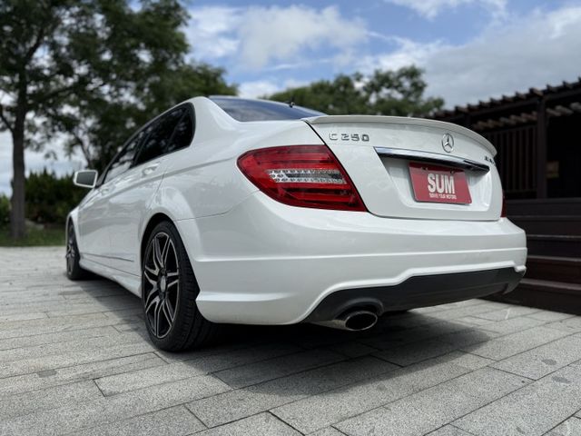 #實價實車在店#稀有AMG PLUS專屬套件#204HP馬力#雙前電動加熱座椅#HK音響#換檔撥片  第5張相片