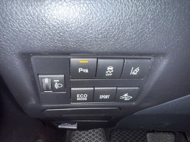 #實車實價#市場稀有頂規#KEYLESS#車道偏移#CARPLAY#預警防護系統  第15張相片