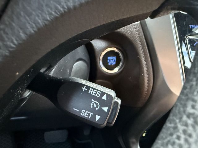 #實車實價#市場稀有頂規#KEYLESS#車道偏移#CARPLAY#預警防護系統  第16張相片