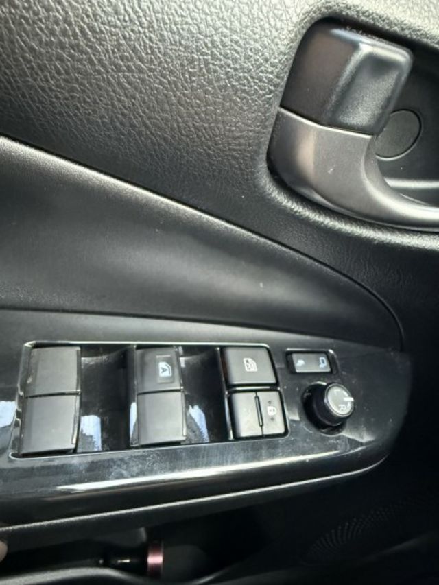 #實車實價#市場稀有頂規#KEYLESS#車道偏移#CARPLAY#預警防護系統  第20張相片