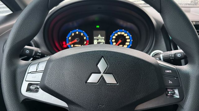 超值代步神車來了！跑不到5萬全配好車｜IKEY導航電尾門通通有｜安卓系統＋倒車顯影 一次配齊｜全車原版件  第9張相片
