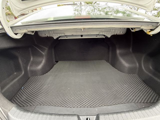 經典款1.5L /倒車顯影/自動頭燈/倒車雷達/ABS/安全氣囊/電摺後視鏡/可調方向盤/循跡系統  第14張相片