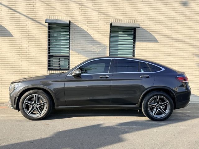 總代理/輕油電/一手車/原鈑件/AMG/自動停車/腳踢電尾門/ACC/選配氣氛燈  第2張相片