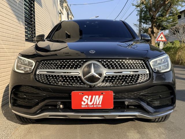 總代理/輕油電/一手車/原鈑件/AMG/自動停車/腳踢電尾門/ACC/選配氣氛燈  第4張相片