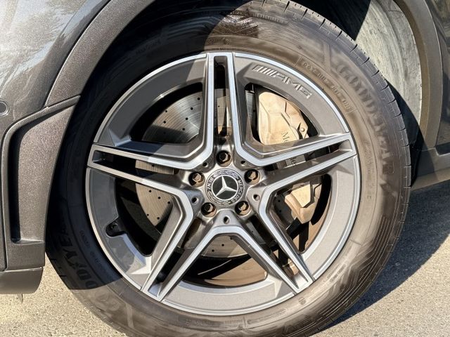 總代理/輕油電/一手車/原鈑件/AMG/自動停車/腳踢電尾門/ACC/選配氣氛燈  第18張相片