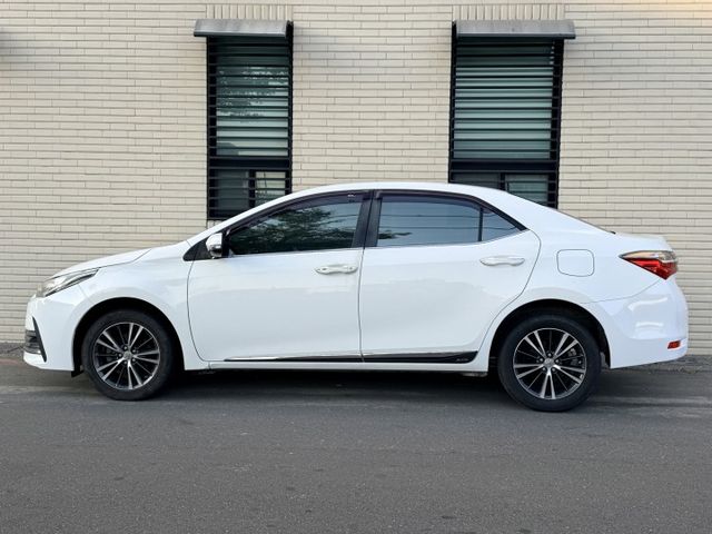 全車原鈑件 倒車顯影 IKEY免鑰/摸門 定速 循跡防滑 安全氣囊 胎壓偵測 電摺  第4張相片