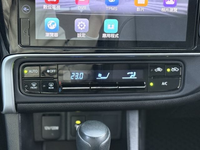 全車原鈑件 倒車顯影 IKEY免鑰/摸門 定速 循跡防滑 安全氣囊 胎壓偵測 電摺  第14張相片