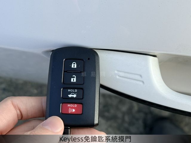 *稀少X版*原鈑件 換檔撥片 盲點 LED頭燈 倒車顯影 IKEY免鑰/摸門 定速 循跡防滑 安全氣囊 胎壓偵測 電摺  第14張相片