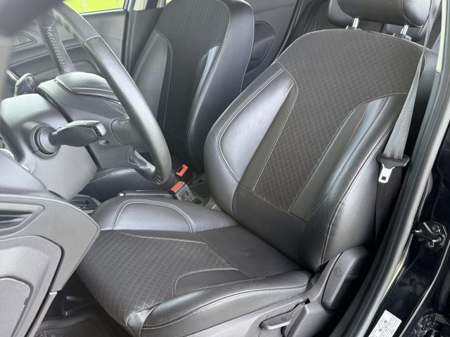 省油省稅 渦輪增壓 6氣囊 自動頭燈  斜坡起步 循跡防滑 iKey免鑰 倒車雷達  第7張相片